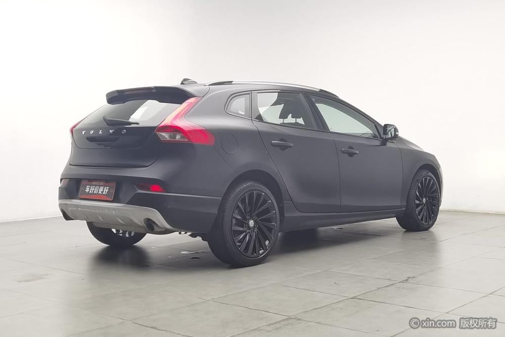 Volvo V40 2017 модификация Cross Country T3 Smart Elegance Edition – фото 4