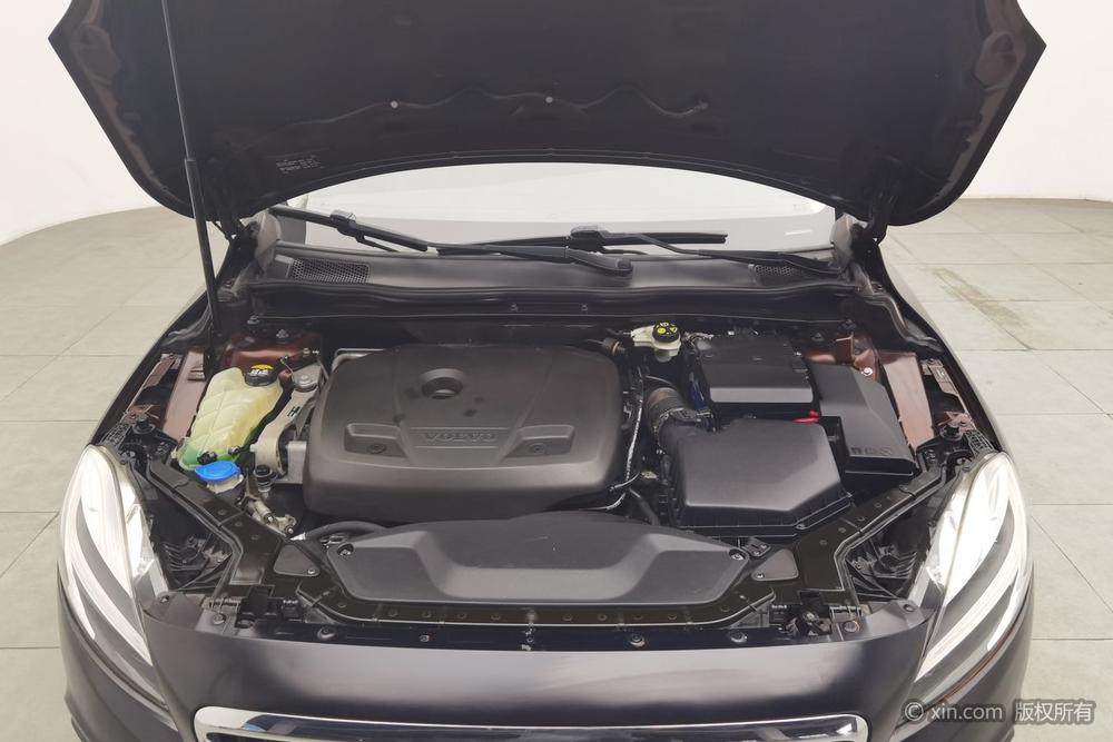Volvo V40 2017 модификация Cross Country T3 Smart Elegance Edition – фото 5