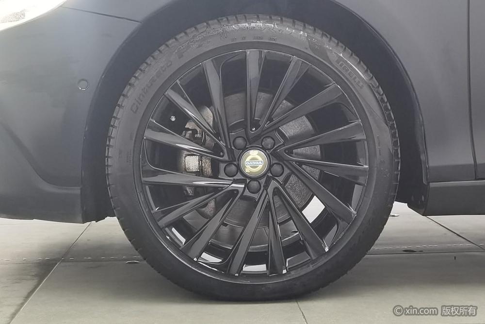 Volvo V40 2017 модификация Cross Country T3 Smart Elegance Edition – фото 9