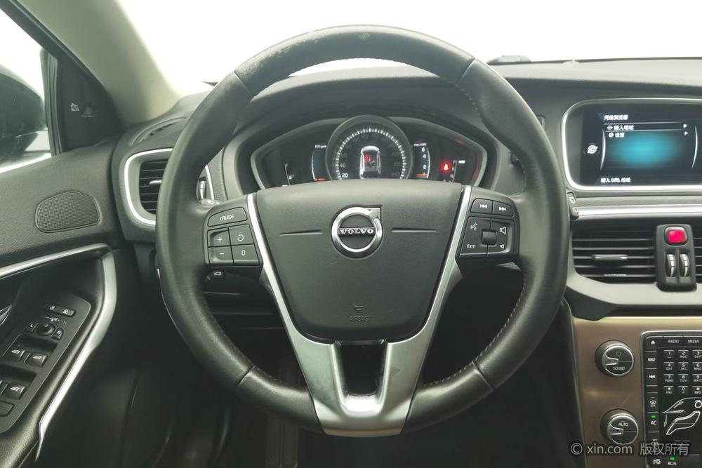 Volvo V40 2017 модификация Cross Country T3 Smart Elegance Edition – фото 14