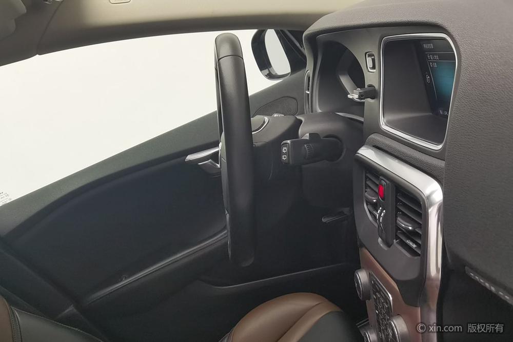 Volvo V40 2017 модификация Cross Country T3 Smart Elegance Edition – фото 24