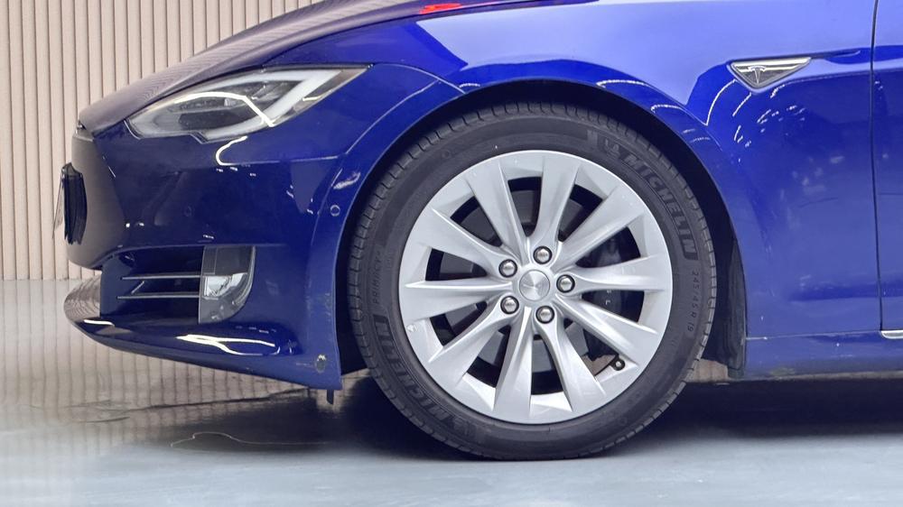 Model S 2016 модификация 90D – фото 11