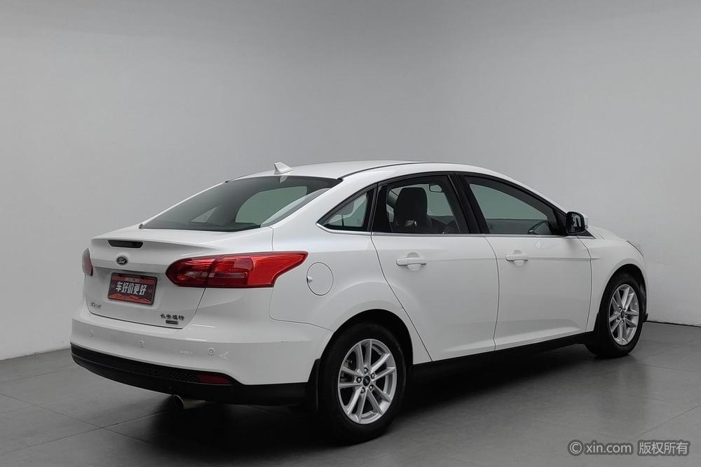 Ford Focus 2017 модификация Тройная литиевая батарея кузов EcoBoost 180 Automatic Elite – фото 4