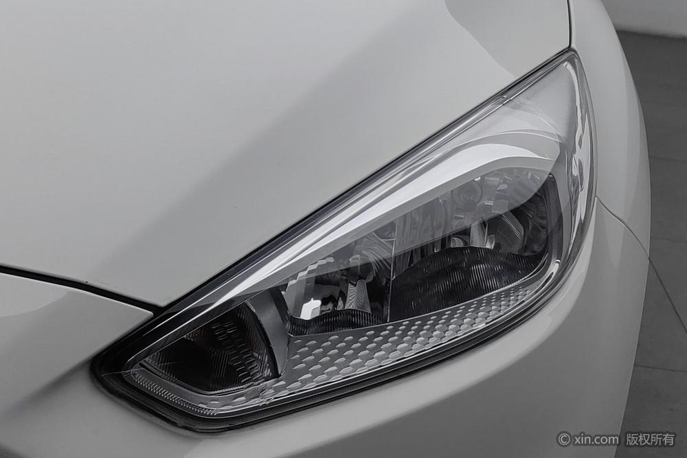 Ford Focus 2017 модификация Тройная литиевая батарея кузов EcoBoost 180 Automatic Elite – фото 7