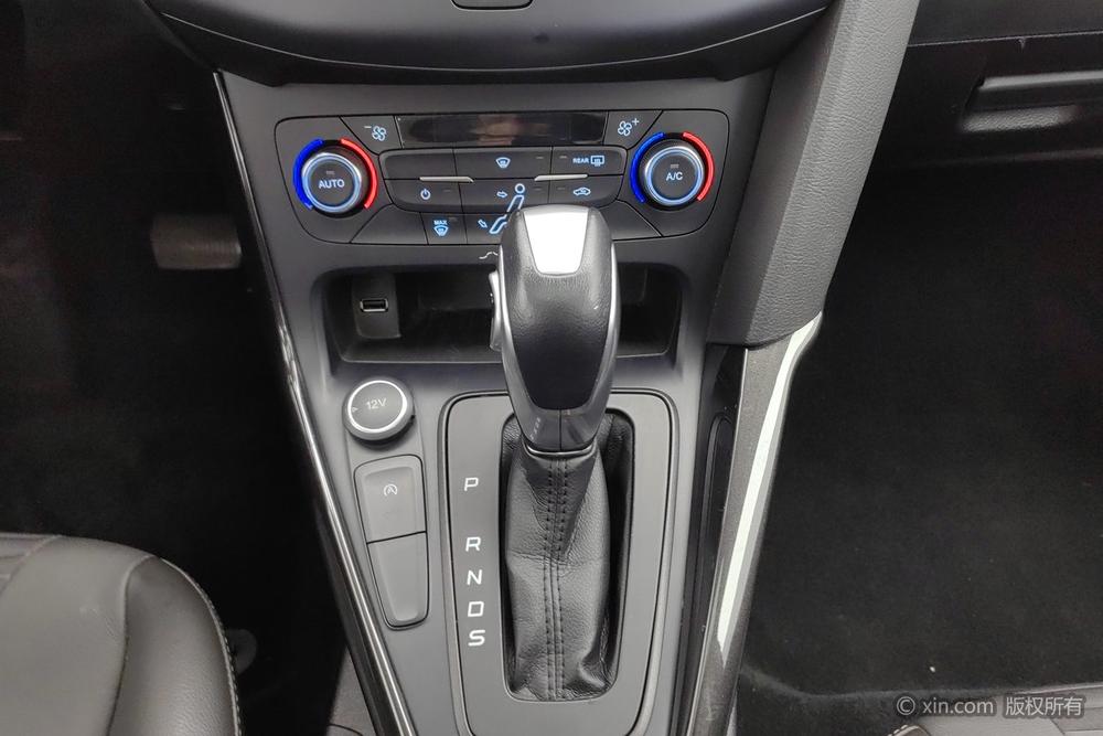 Ford Focus 2017 модификация Тройная литиевая батарея кузов EcoBoost 180 Automatic Elite – фото 14
