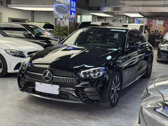 Mercedes-Benz E-Class PHEV 2022 Model E 350 e L sedan – фото 1