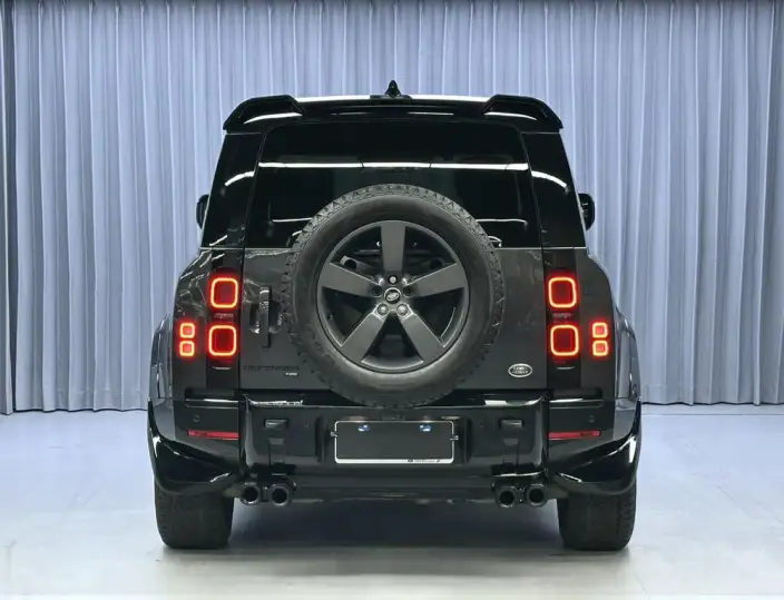 Land Rover Defender 2023 Model 110 3.0T P400 X-Dynamic HSE – фото 5