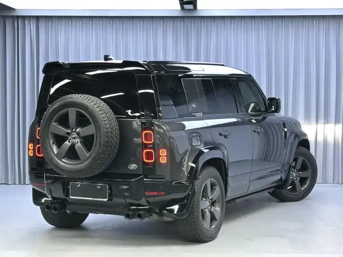 Land Rover Defender 2023 Model 110 3.0T P400 X-Dynamic HSE – фото 6
