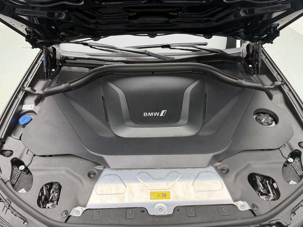 BMW iX3 2024 Pioneer – фото 10