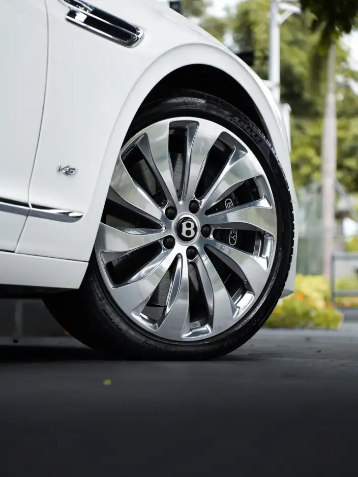 Continental Flying Spur 2022 Model 4.0T V8 Standard Edition – фото 8