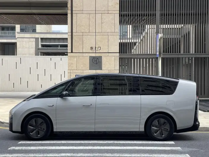 Li Auto MEGA 2024 Model Ultra Edition
