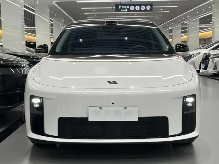 Li Auto i8 2025 Model Standard Edition