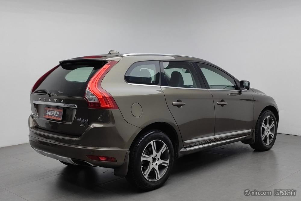 Volvo XC60 2015 T5 AWD Smart Far