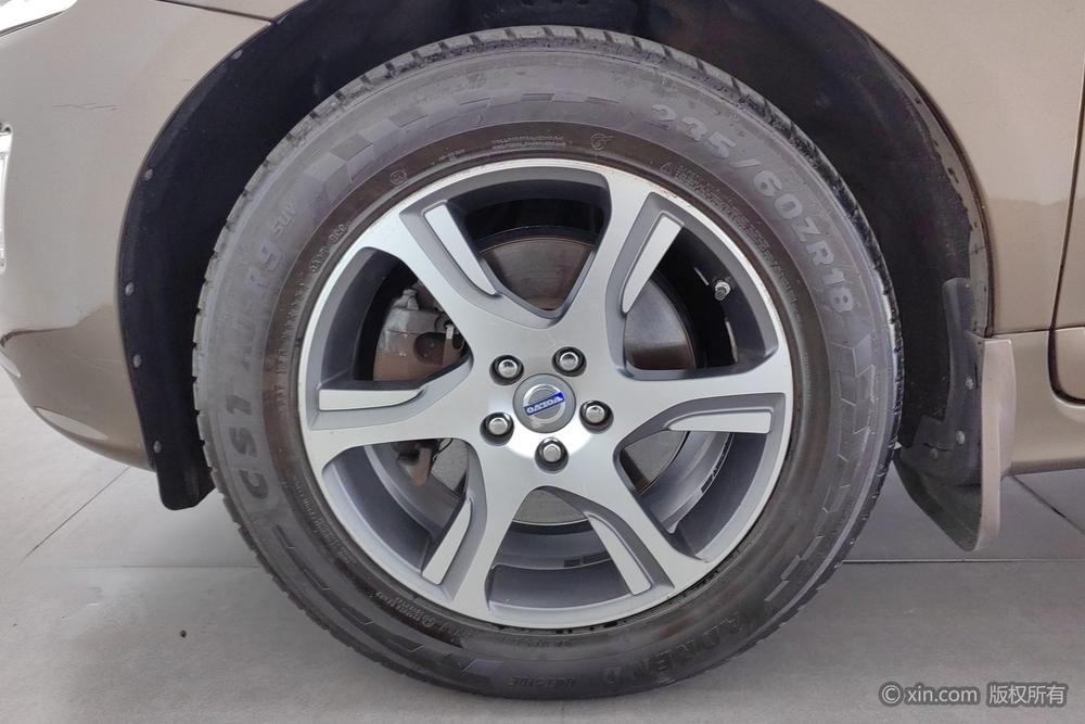 Volvo XC60 2015 T5 AWD Smart Far – фото 8