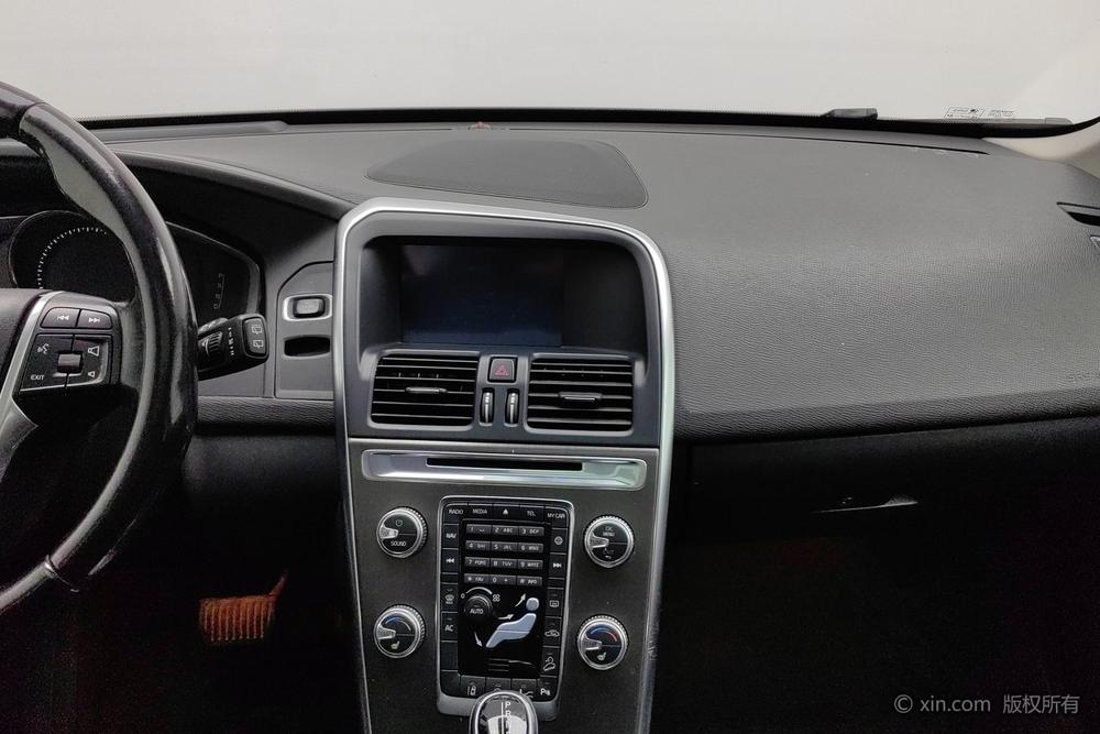 Volvo XC60 2015 T5 AWD Smart Far – фото 10