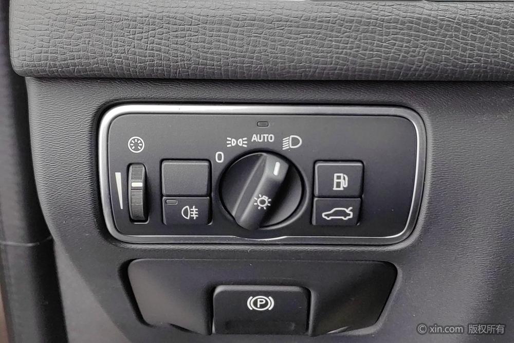 Volvo XC60 2015 T5 AWD Smart Far – фото 16