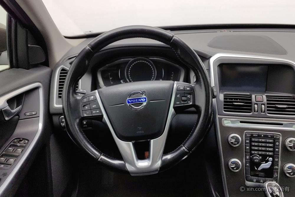 Volvo XC60 2015 T5 AWD Smart Far – фото 17