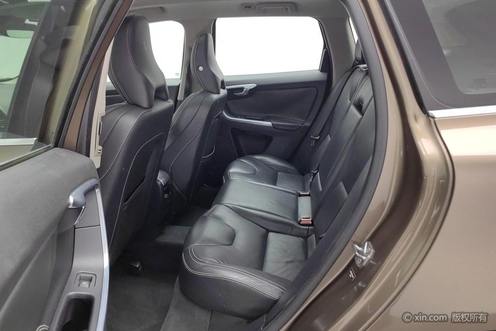 Volvo XC60 2015 T5 AWD Smart Far – фото 20