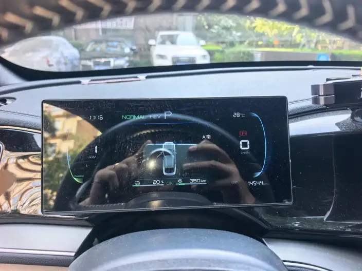 BYD Qin PLUS DM 2023 Model DM-i Champion Edition 120KM Leading Model – фото 6