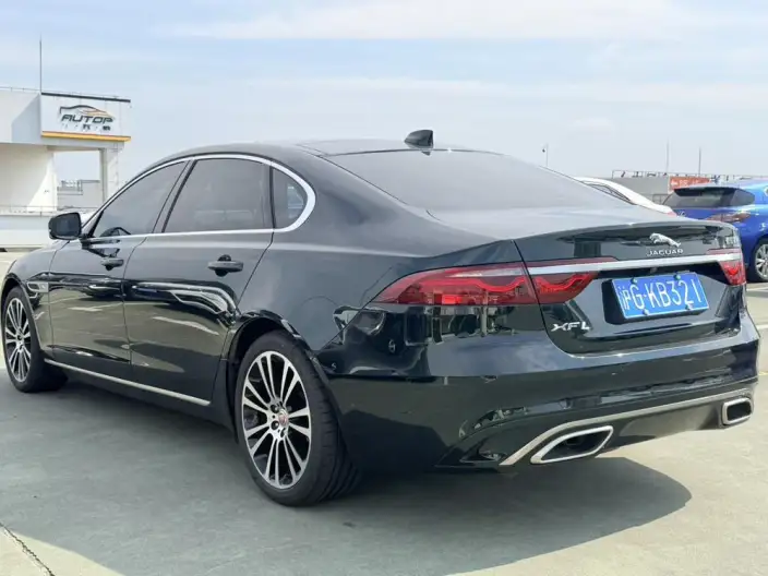 Jaguar XFL 2024 Model 2.0T P250 2WD Exclusive Deluxe Edition