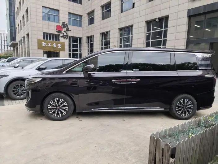 HONGQI HQ9 PHEV 2024 Model 4WD Deluxe Edition