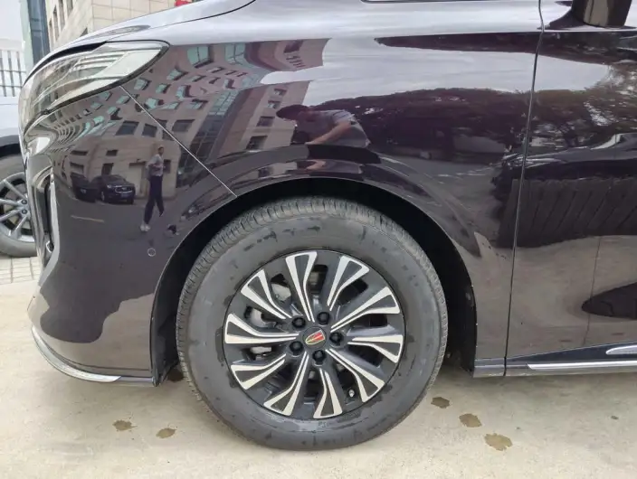 HONGQI HQ9 PHEV 2024 Model 4WD Deluxe Edition – фото 7