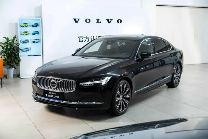 Volvo S90 2025 Model B5 Smart Range Deluxe Edition
