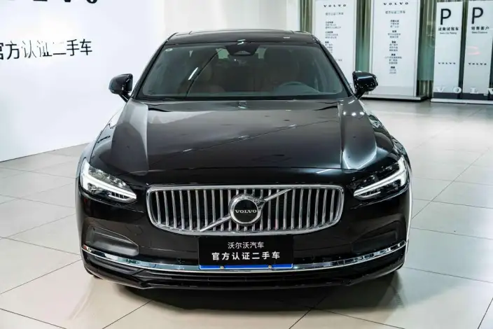Volvo S90 2025 Model B5 Smart Range Deluxe Edition