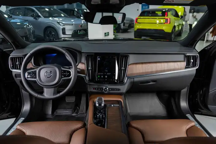 Volvo S90 2025 Model B5 Smart Range Deluxe Edition – фото 9