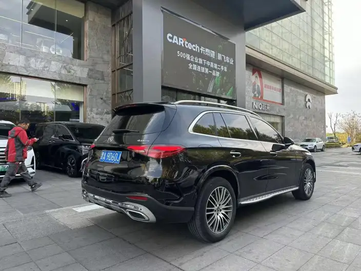 Mercedes-Benz GLC 2023 Model Facelift GLC 300 L 4MATIC Dynamic Model 5 seat – фото 6