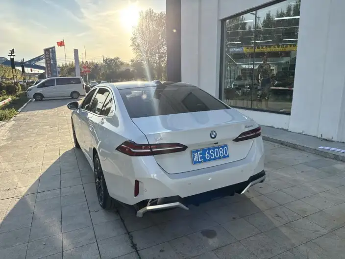 BMW 5 Series 2025 Model Facelift 530Li Exclusive Model M Sports Set