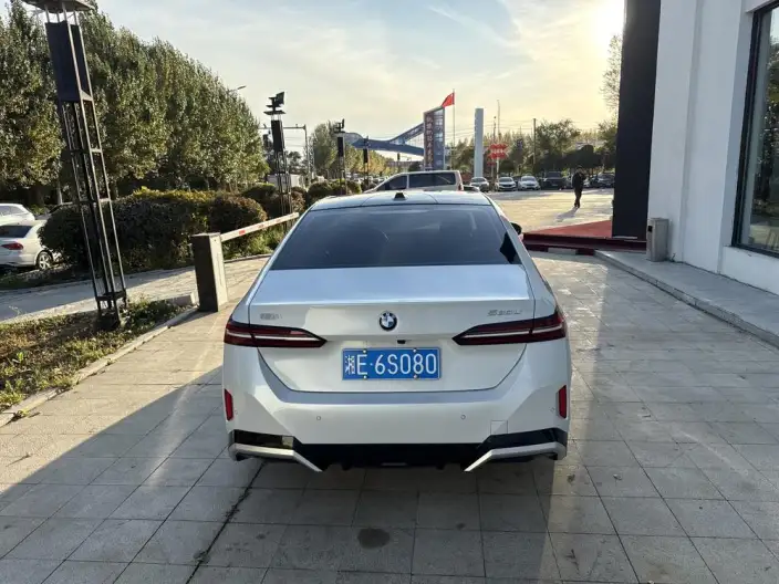 BMW 5 Series 2025 Model Facelift 530Li Exclusive Model M Sports Set – фото 5