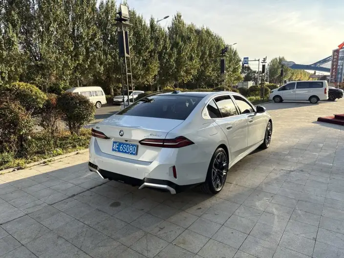 BMW 5 Series 2025 Model Facelift 530Li Exclusive Model M Sports Set – фото 6