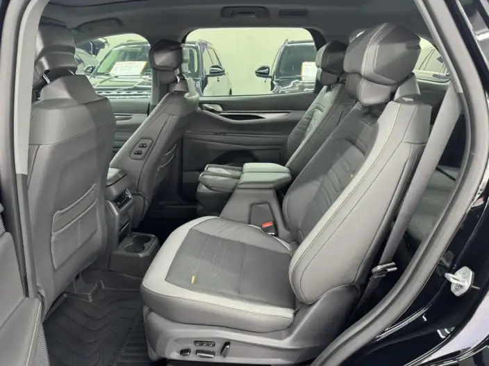 Ford Edge 2023 Model Ford Edge L 2.0T EcoBoost E Hybrid 4WD VII seat Supreme Model – фото 9
