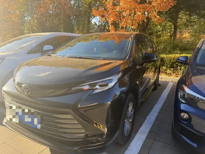 Toyota Sienna 2024 Model Hybrid 2.5L 4WD Premium Edition