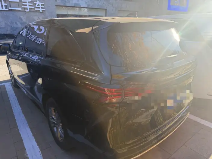 Toyota Sienna 2024 Model Hybrid 2.5L 4WD Premium Edition