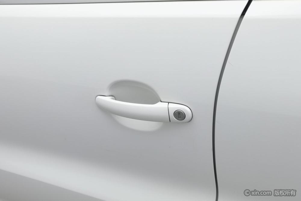 Volkswagen Tiguan 2013 модификация 1.8TSI автоматическое 2WD Luxury – фото 9