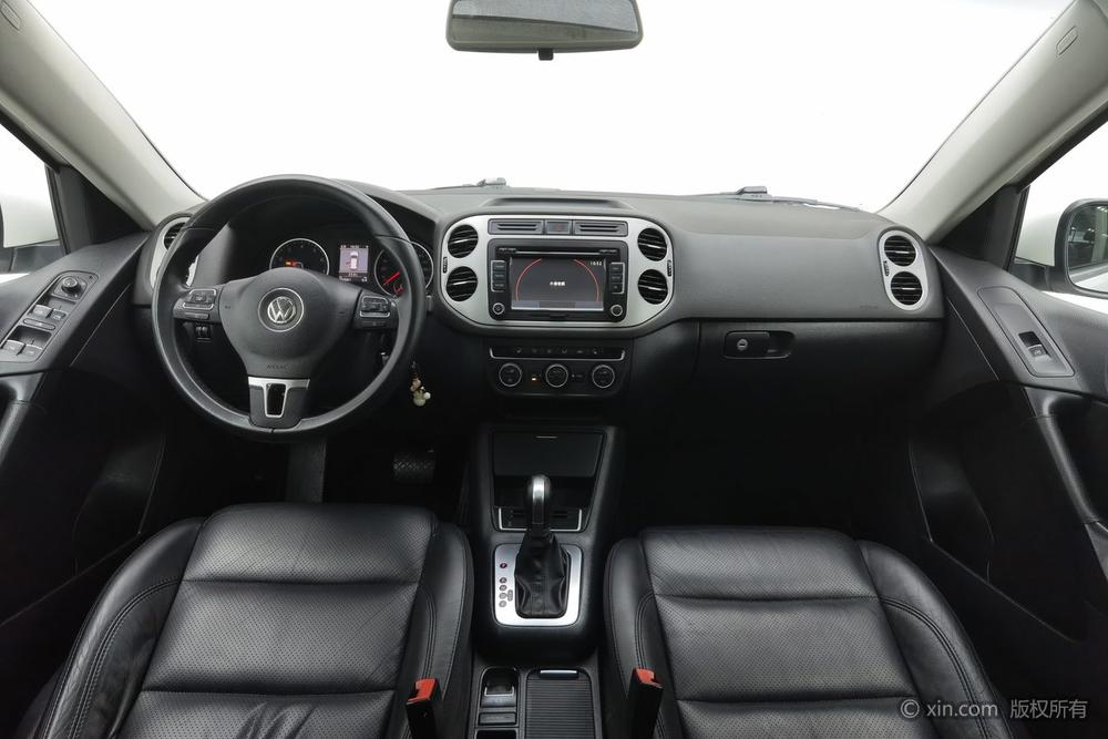 Volkswagen Tiguan 2013 модификация 1.8TSI автоматическое 2WD Luxury – фото 13