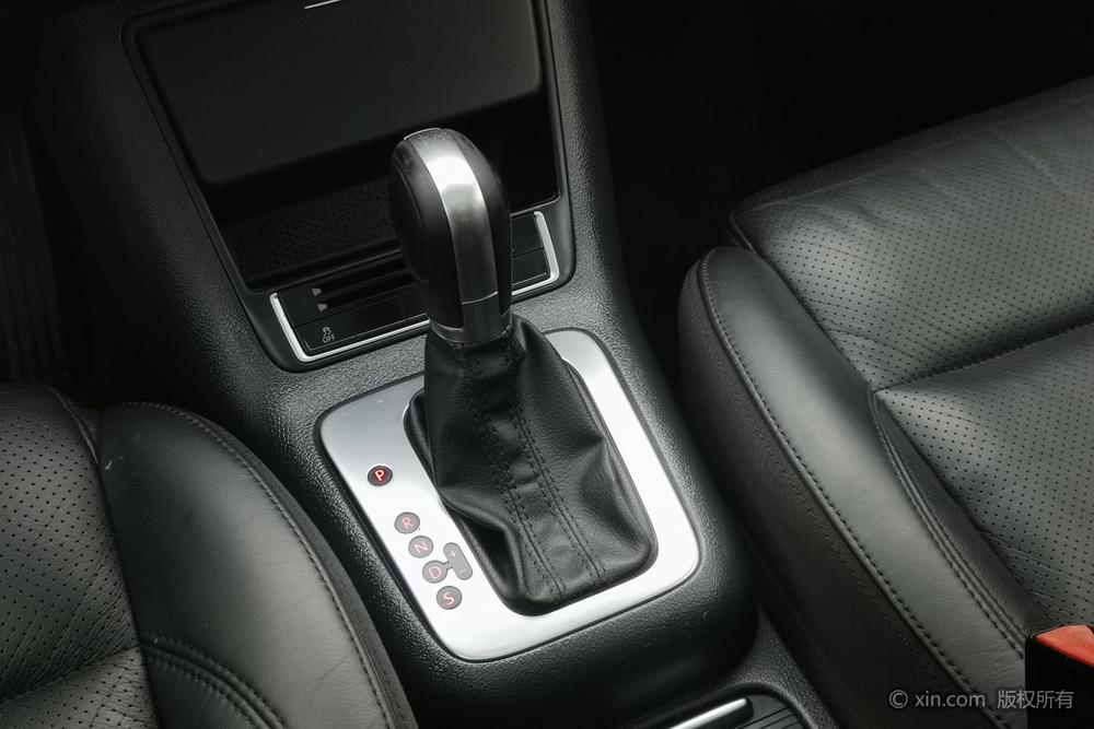 Volkswagen Tiguan 2013 модификация 1.8TSI автоматическое 2WD Luxury – фото 15