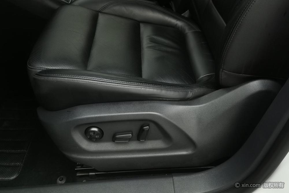 Volkswagen Tiguan 2013 модификация 1.8TSI автоматическое 2WD Luxury – фото 19