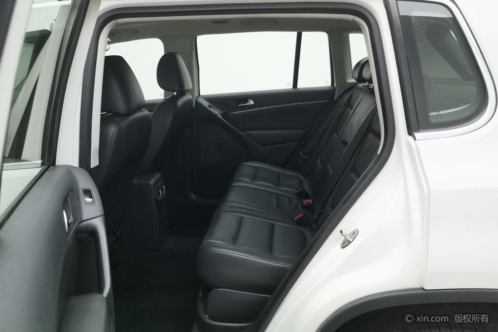 Volkswagen Tiguan 2013 модификация 1.8TSI автоматическое 2WD Luxury – фото 20