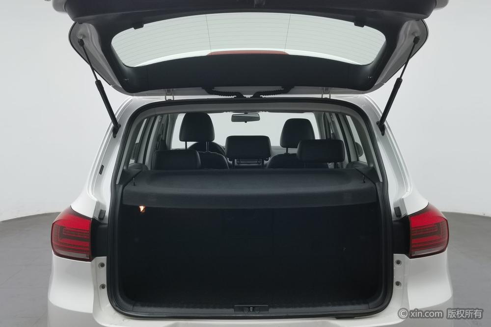 Volkswagen Tiguan 2013 модификация 1.8TSI автоматическое 2WD Luxury – фото 23