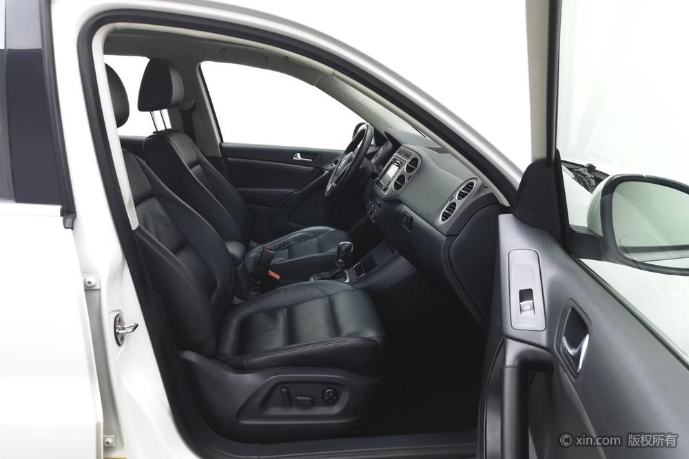 Volkswagen Tiguan 2013 модификация 1.8TSI автоматическое 2WD Luxury – фото 24