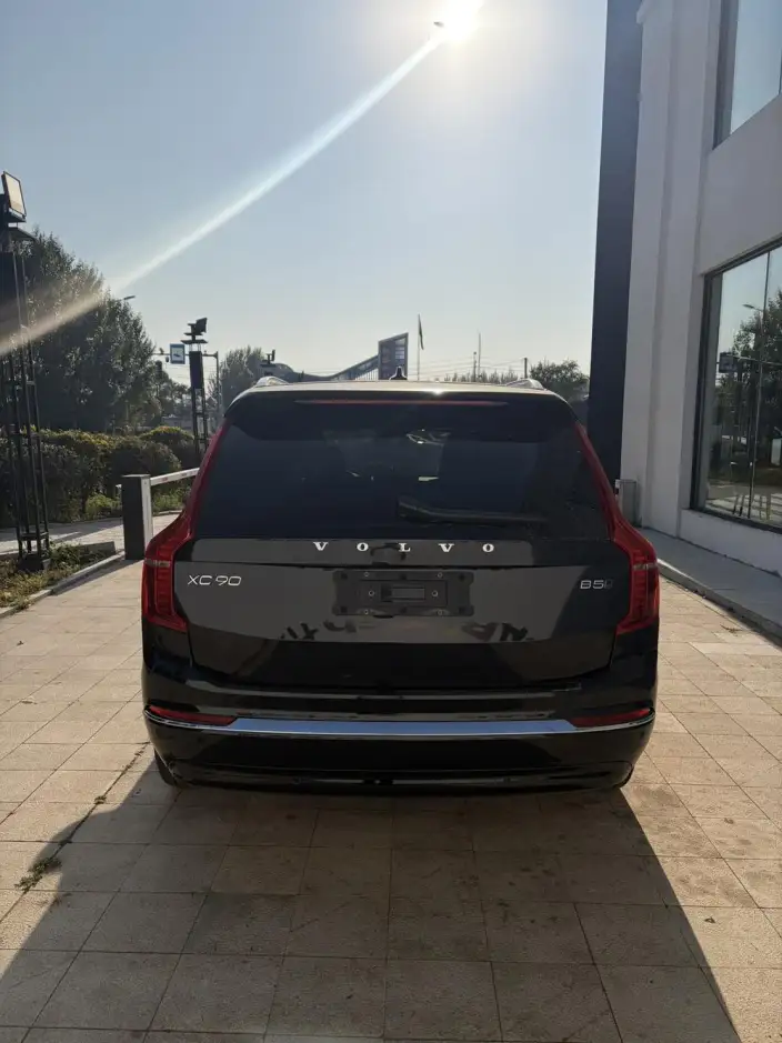 Volvo XC90 2023 Model B5 Zhixing Deluxe Edition 5 seat – фото 5