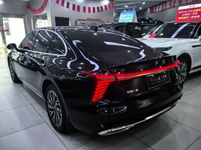 Hongqi H5 2025 Model 2.0T Automatic Flag Enjoy Edition