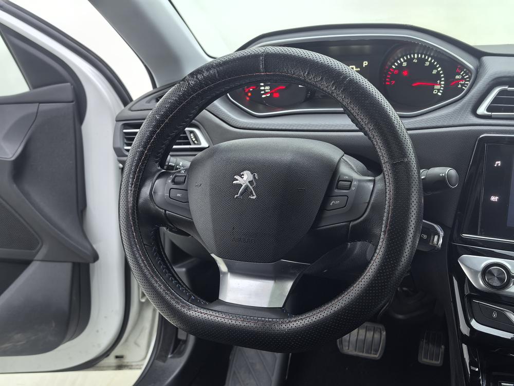Peugeot 3008 2013 1.6THP Automatic Trend 2016 модификация 1.6L автоматическое Deluxe Edition – фото 17
