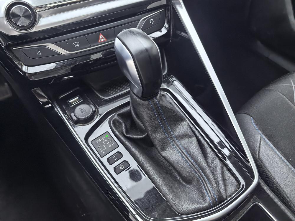 Peugeot 3008 2013 1.6THP Automatic Trend 2016 модификация 1.6L автоматическое Deluxe Edition – фото 18
