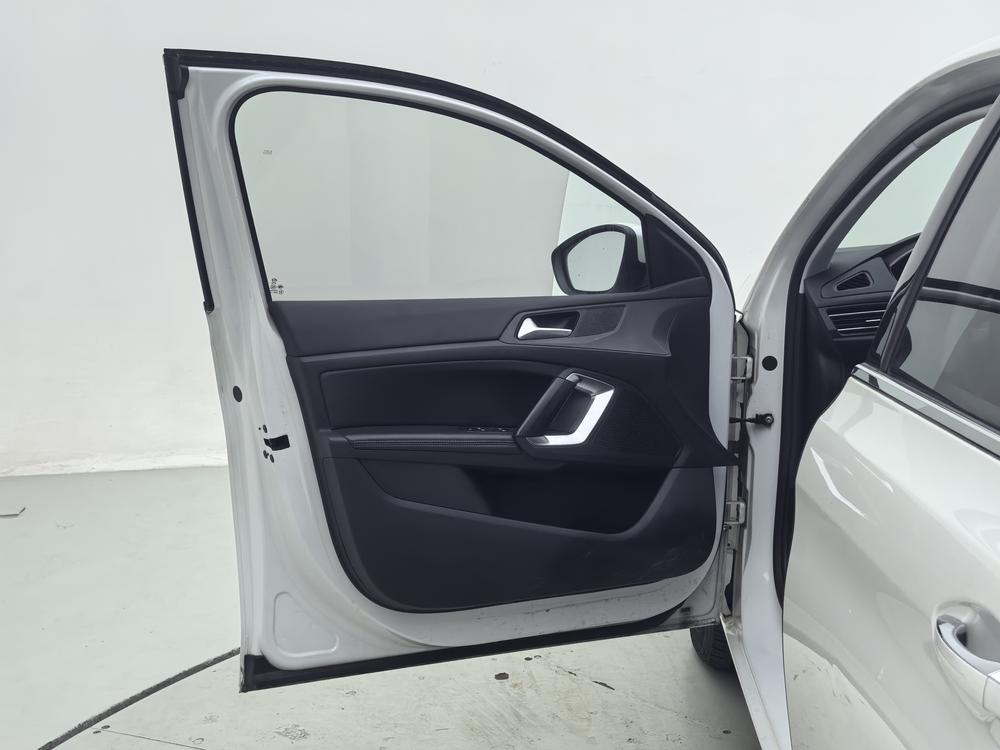 Peugeot 3008 2013 1.6THP Automatic Trend 2016 модификация 1.6L автоматическое Deluxe Edition – фото 26