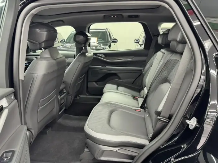 Ford Edge 2023 Model Ford Edge L 2.0T EcoBoost 2WD VII seat Luxury Model – фото 9