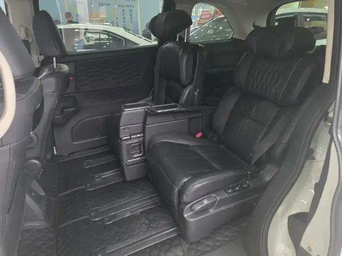 Honda Elysion 2022 Model 2.0L Hybrid Comfort Edition – фото 9